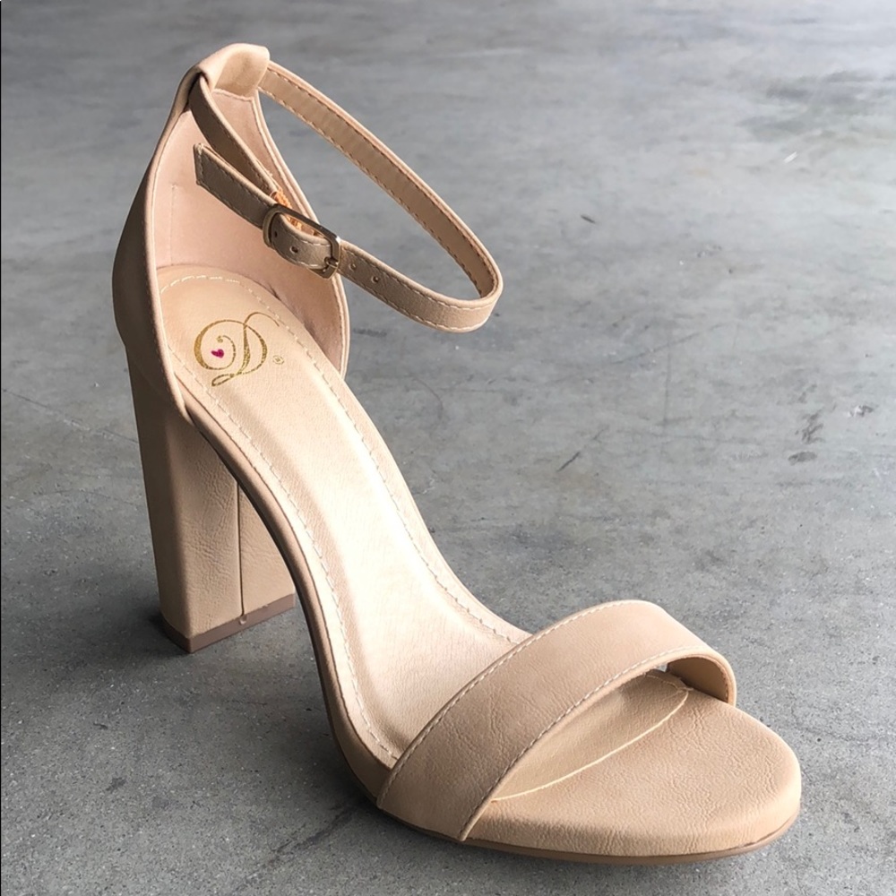 Delicious Women’s High Heeled Sandals Natural 6.5
